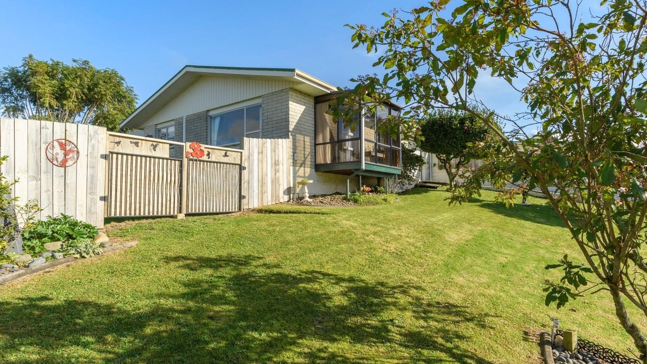 2 Birmingham Street, Judea, Tauranga - Carousel 1