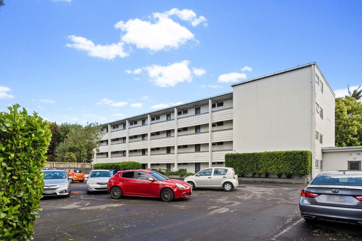 26/18 Edenvale Crescent, Mount Eden, Auckland - Carousel 2