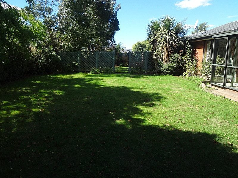 19 Devon Crescent, Darfield, Darfield - Carousel 13
