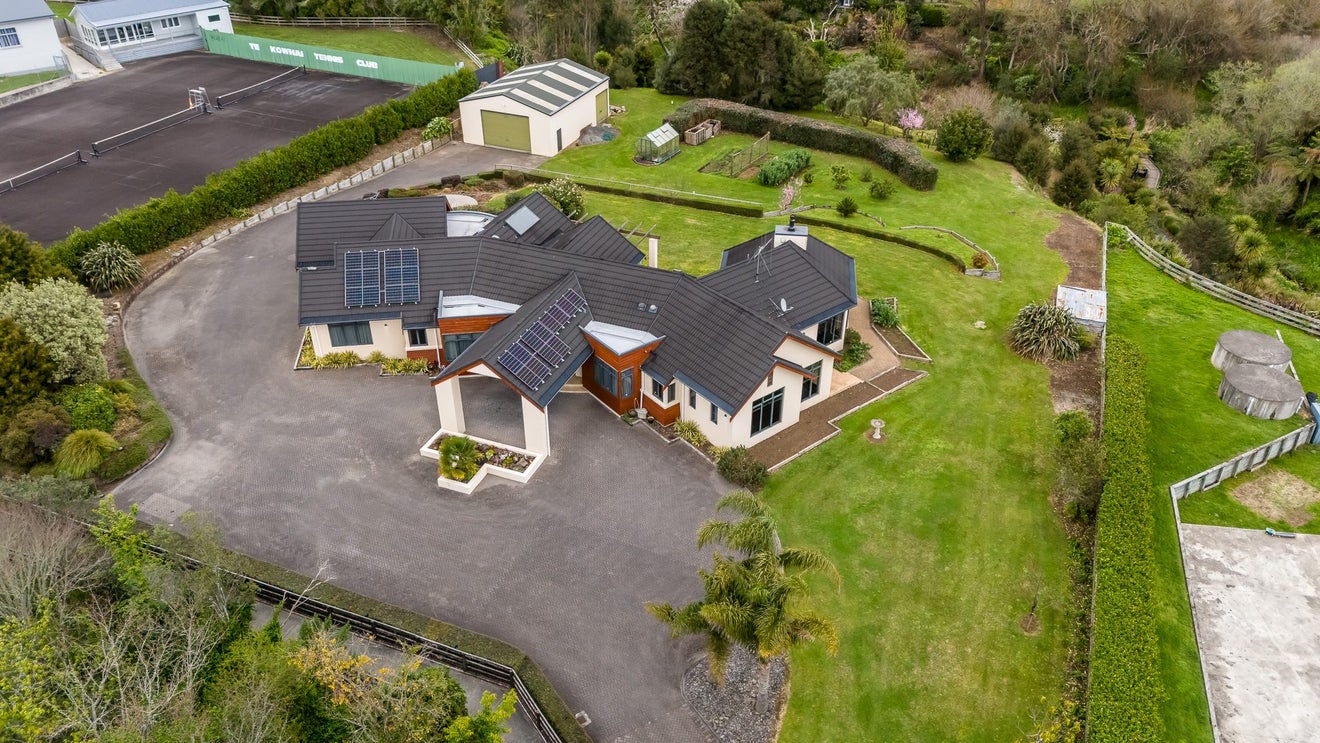 28 Westvale Lane, Te Kowhai, Hamilton - Carousel 1