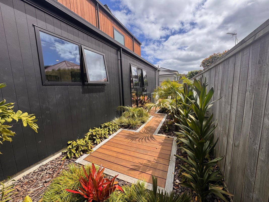 25 Charleston Avenue, Boulcott, Lower Hutt - Carousel 27