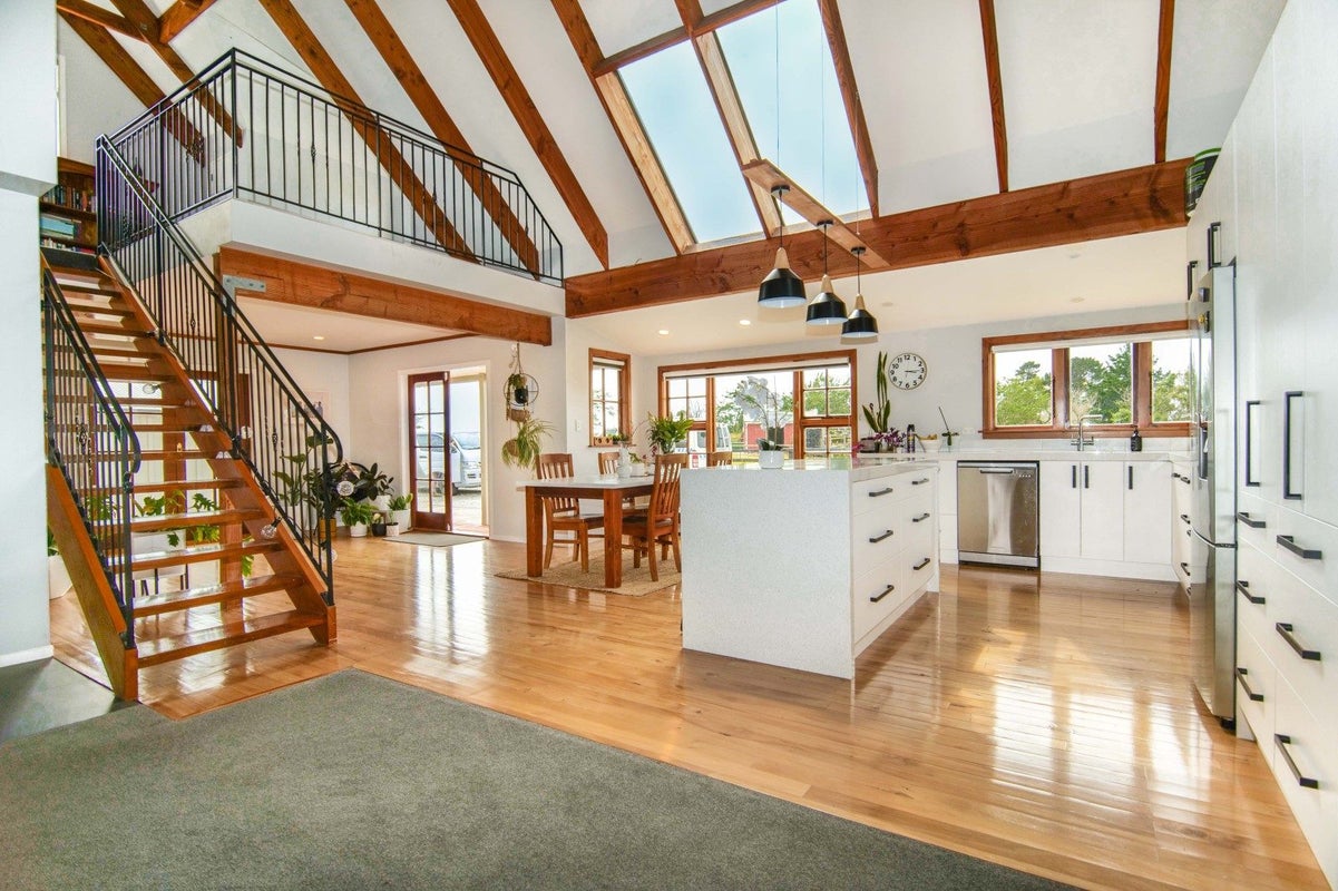 6 Romilly Street, Westport, Westport - Carousel 2