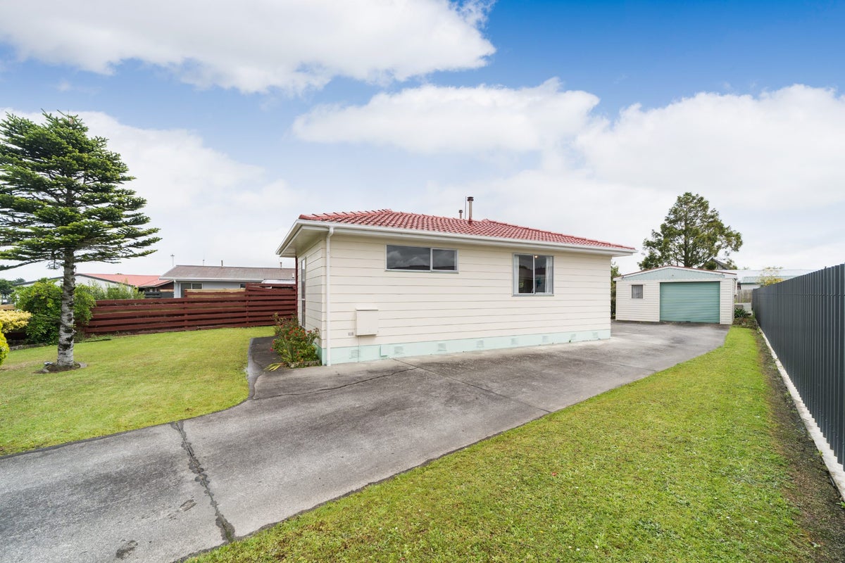 43 Acacia Street, Kelvin Grove, Palmerston North, Manawatu / Whanganui - Carousel 1