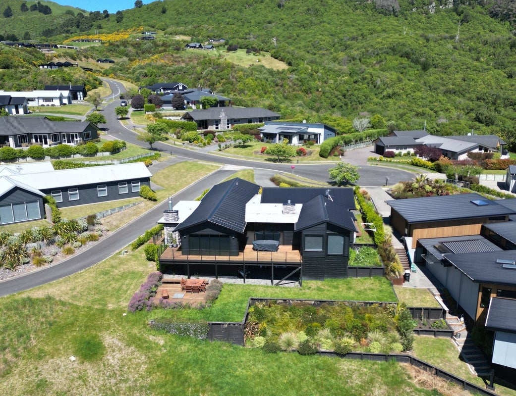 38 Peregrine Place, Kinloch, Taupo - Carousel 2