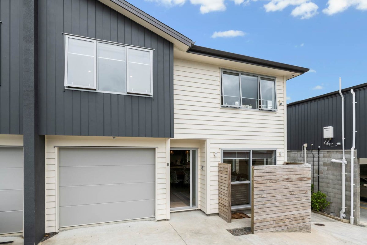 167B Chivalry Road, Glenfield, Auckland - Carousel 2