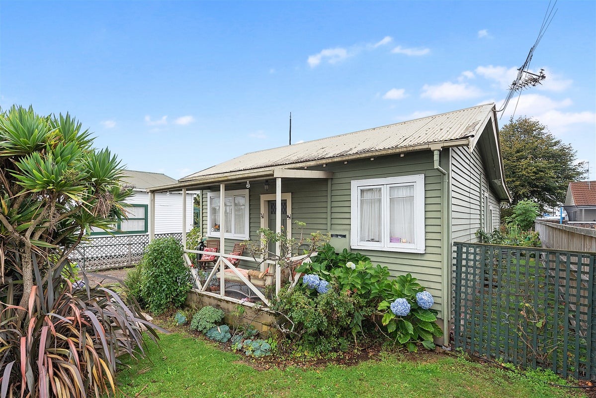 40 Smith Street, Frankton, Hamilton - Carousel 2