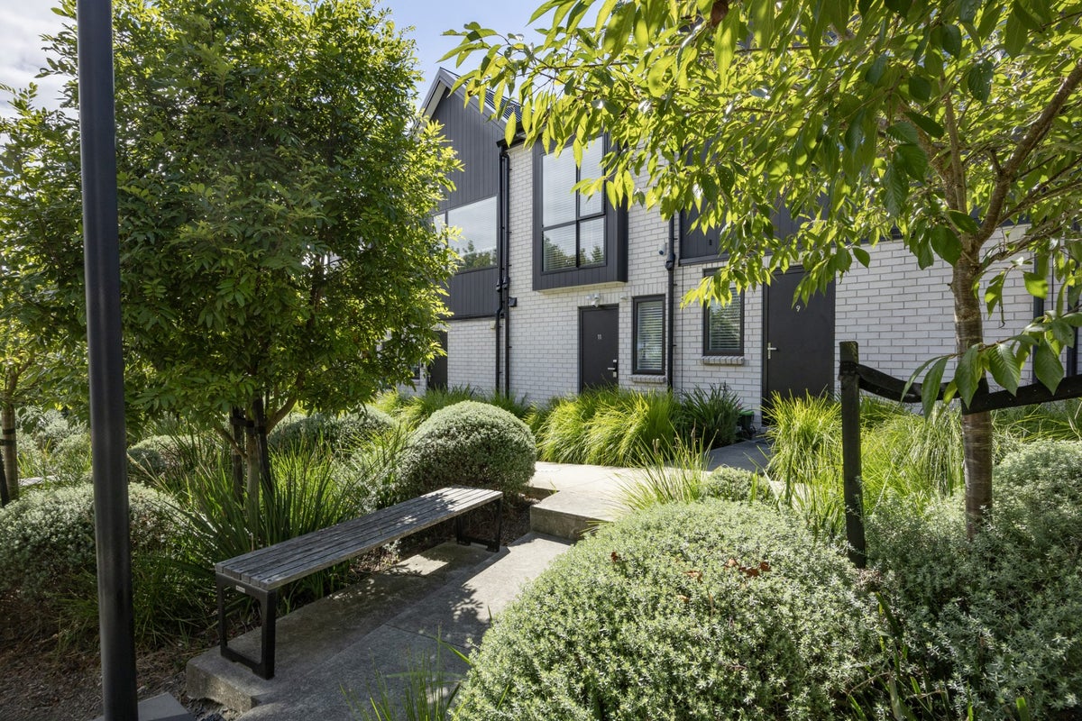 11 Wharara Lane, Massey, Auckland - Carousel 2