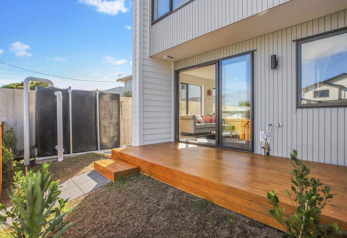 2/10 Alan Avenue, Henderson, Auckland - Carousel 11