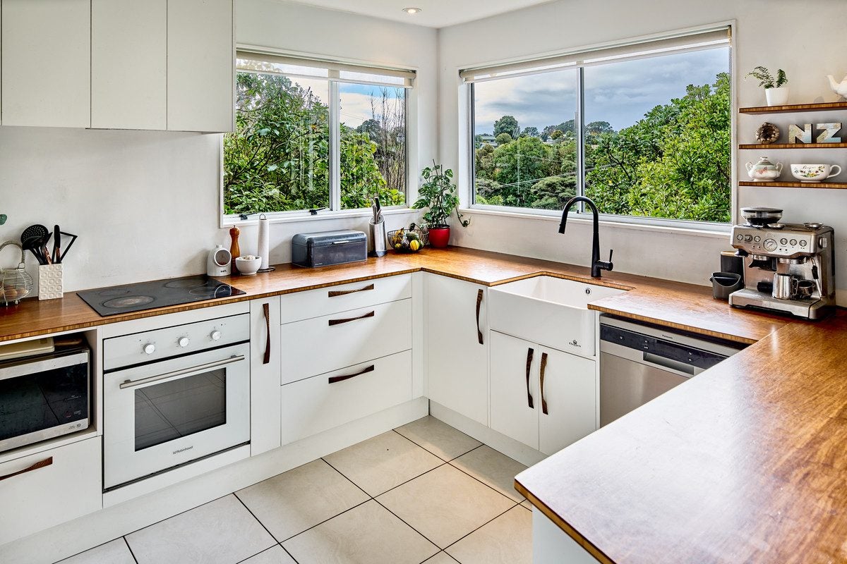 20 Muri Road, Pukerua Bay, Porirua - Carousel 2