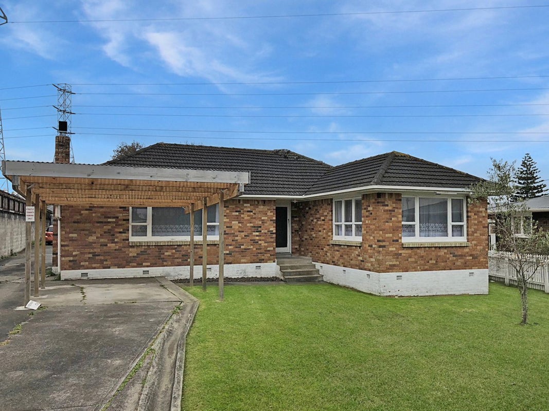 2 Vera Road, Te Atatū South, Auckland - Carousel 1
