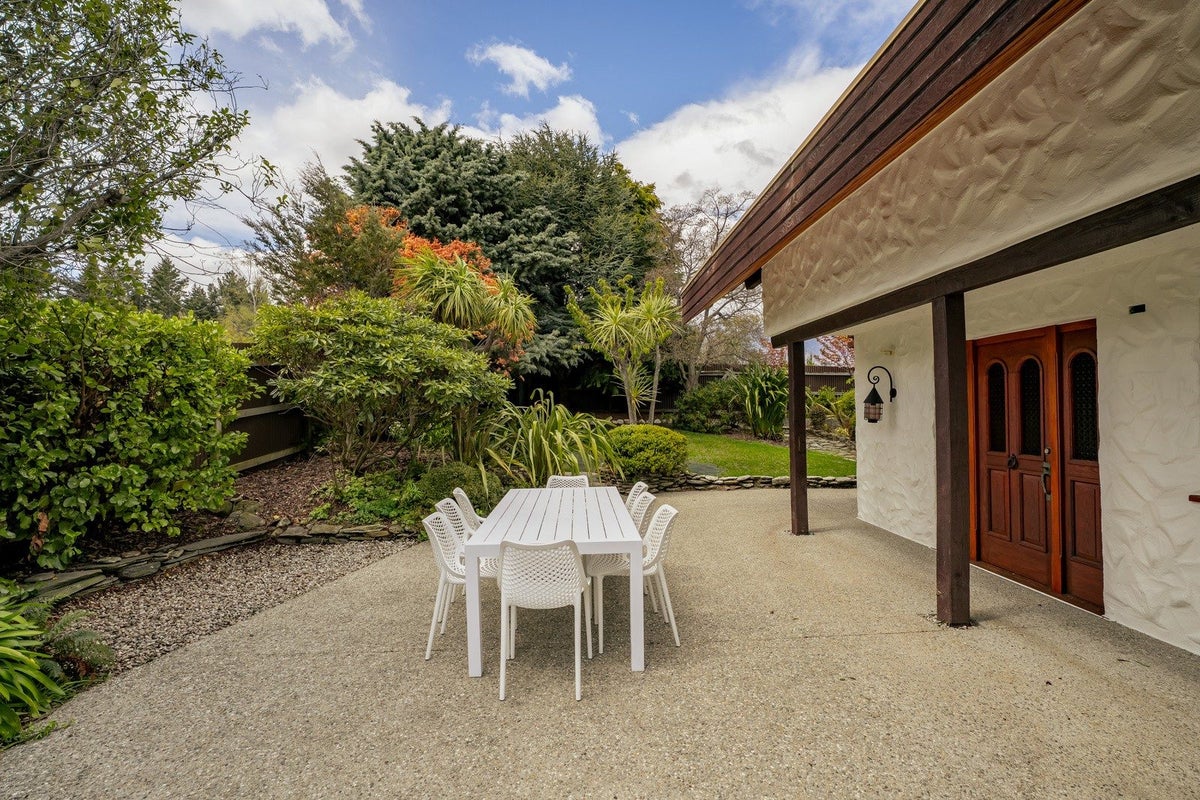9 Cypress Court, Kelvin Heights, Queenstown - Carousel 50