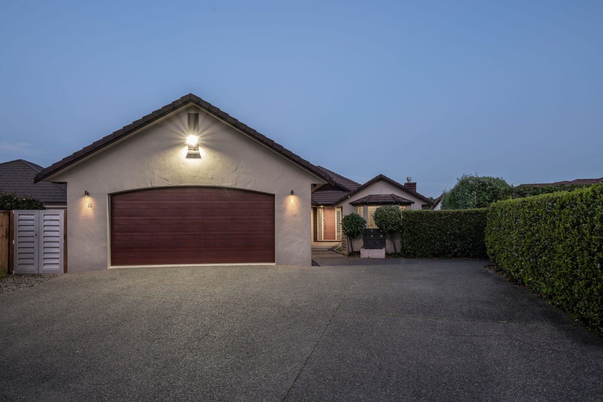 65 Palliser Drive, Huntington, Hamilton - Carousel 2