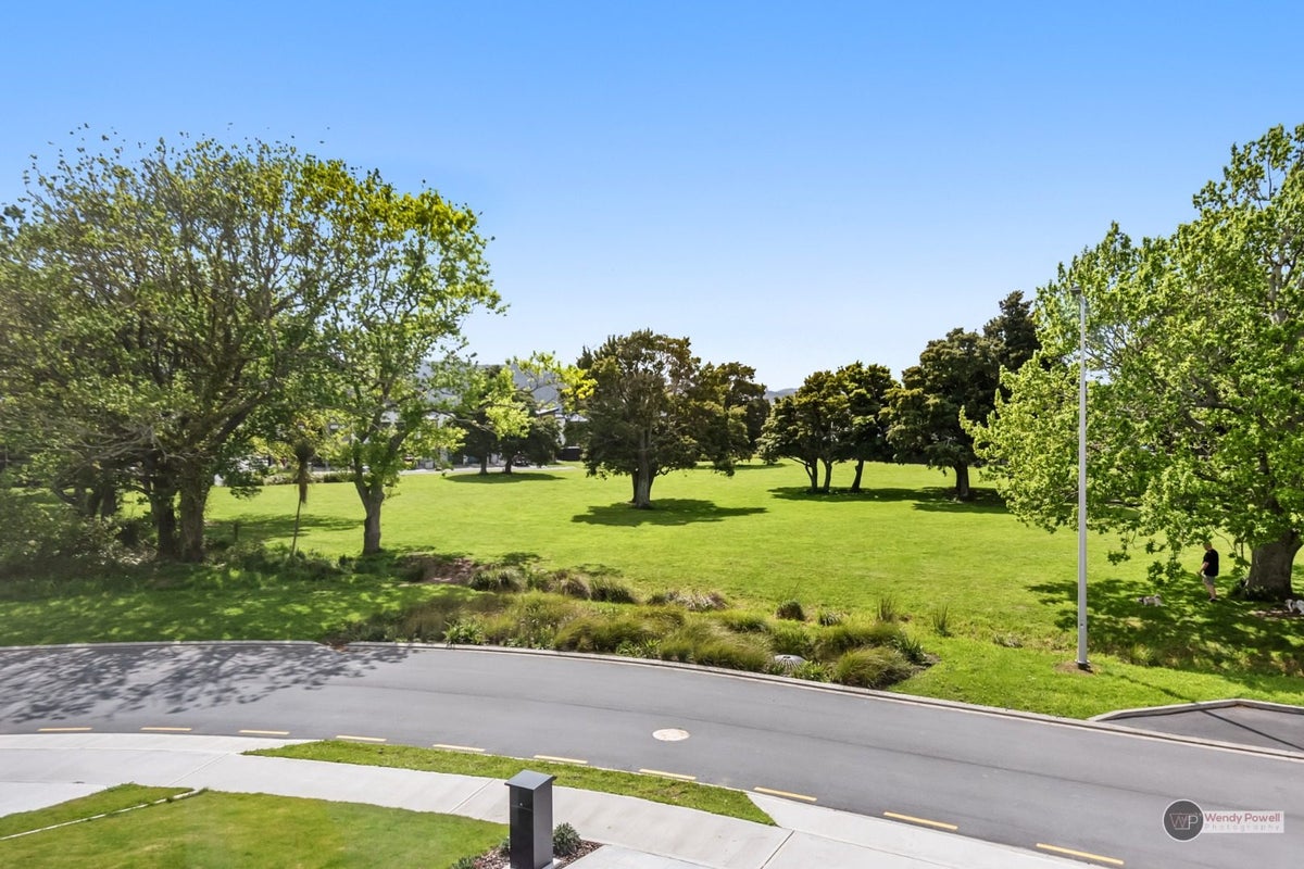 33 Leo Waikari Crescent, Wallaceville, Upper Hutt - Carousel 17