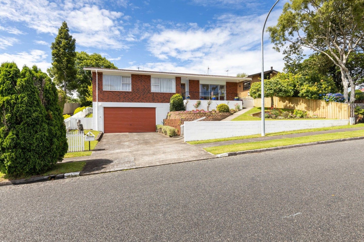 13 Cannon Street, Westown, New Plymouth - Carousel 1
