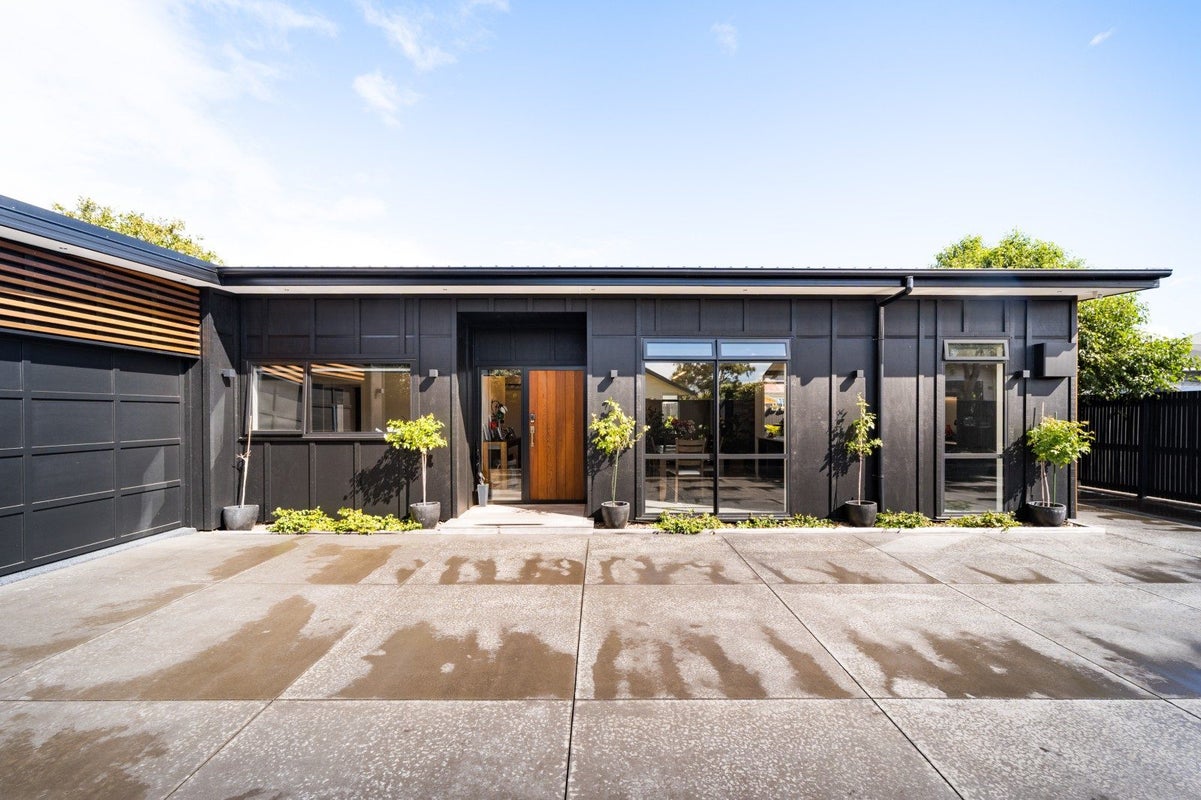 44 Limbrick Street, Terrace End, Palmerston North - Carousel 2