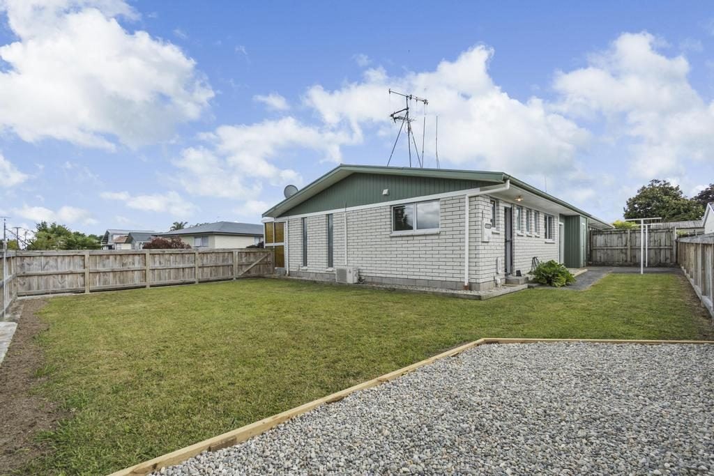 73 Thompson Street, Leamington, Cambridge - Carousel 1