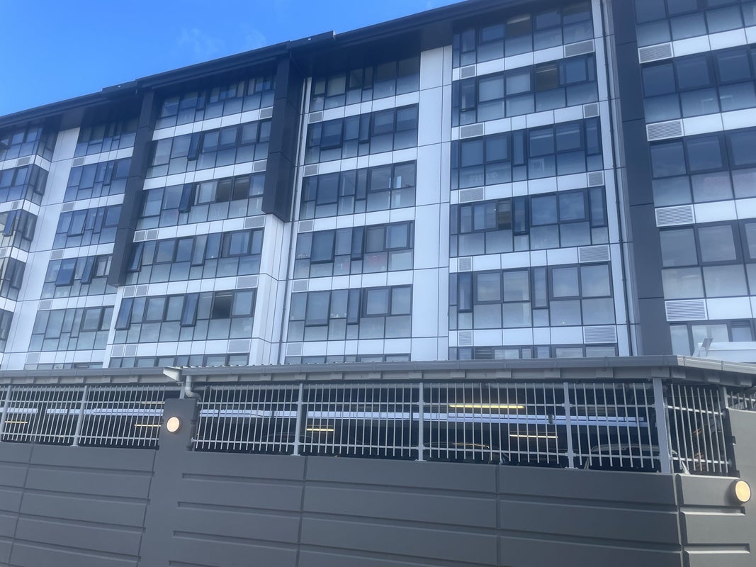 6G/16 Burton Street, Grafton, Auckland - Carousel 2