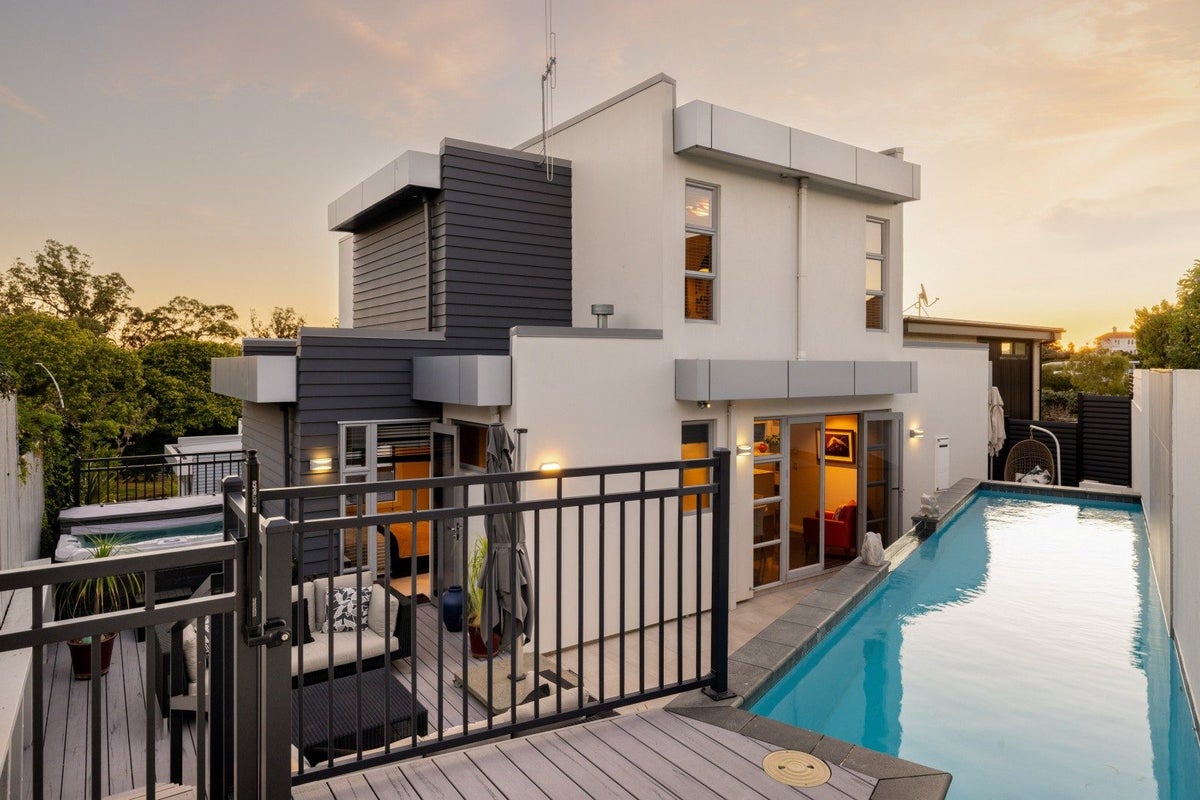 5 Lake Domain Drive, Frankton, Hamilton - Carousel 2