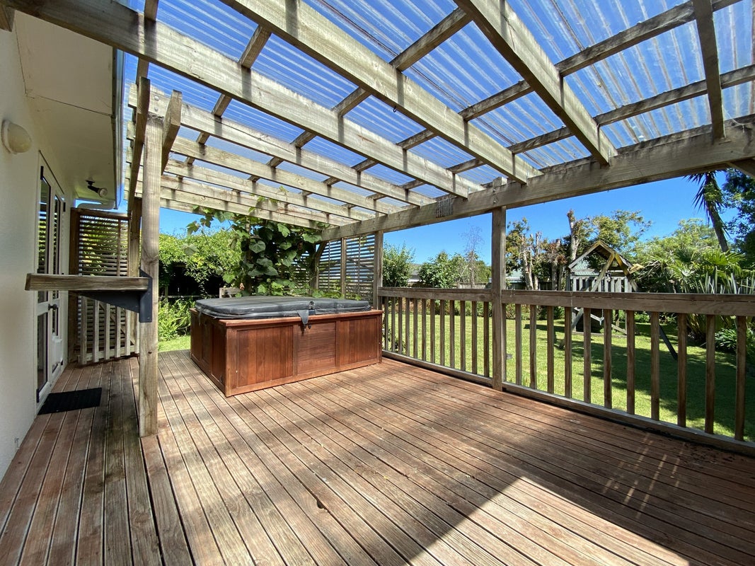 15 Meridian Place, Flagstaff, Hamilton - Carousel 1
