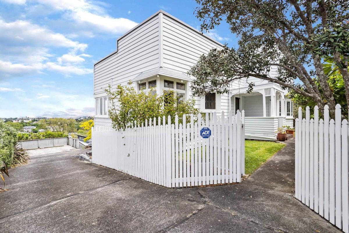 36 Western Springs Road, Morningside, Auckland - Carousel 36