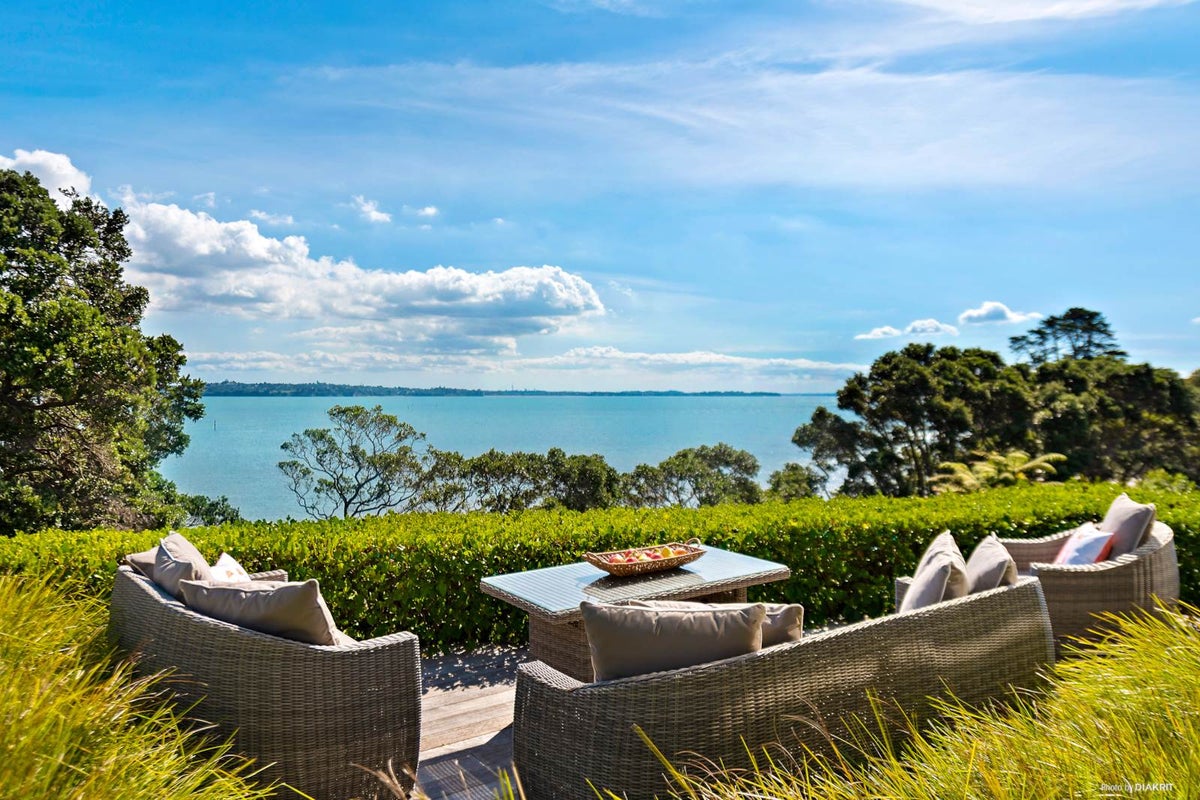 71 Pine Harbour Parade, Beachlands, Auckland - Carousel 1