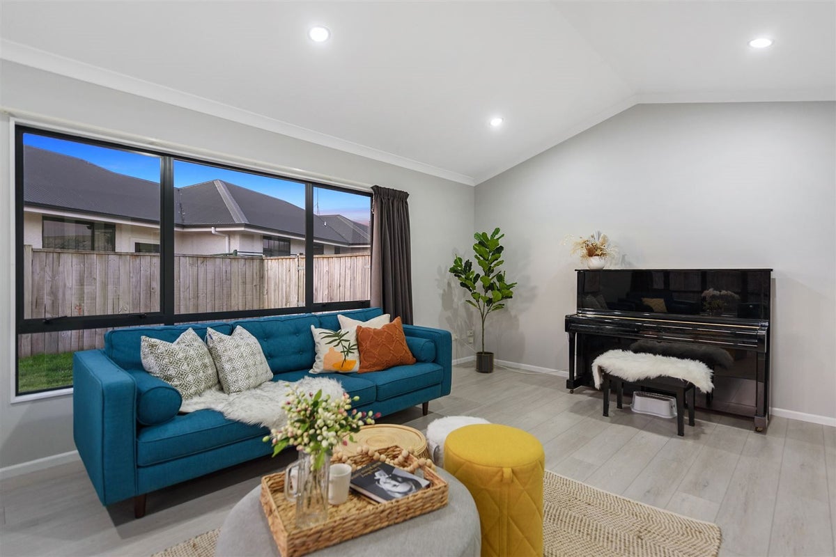 40A Cairns Crescent, Rototuna, Hamilton - Carousel 1