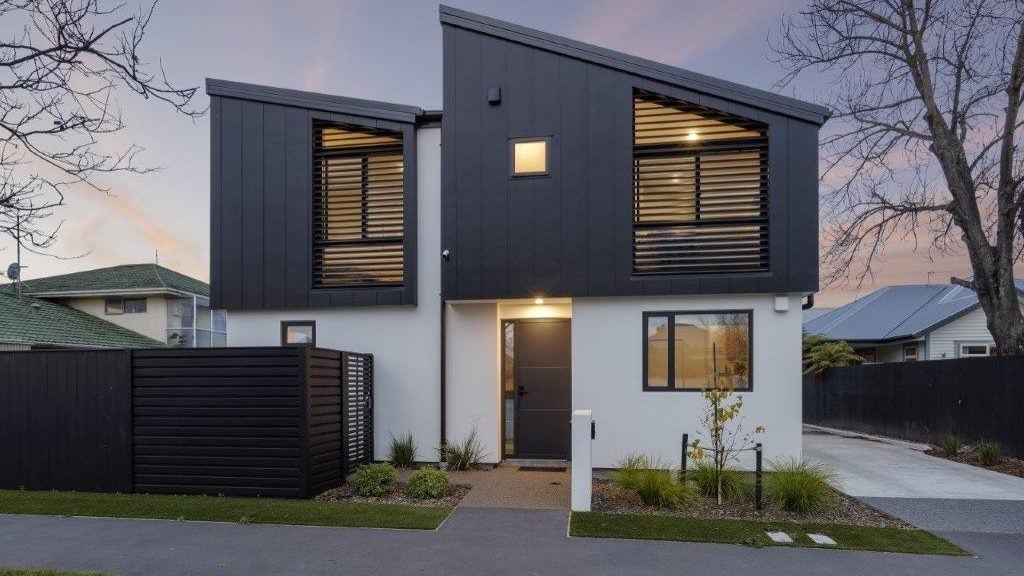 16A Champion Street, Edgeware, Christchurch - Carousel 1