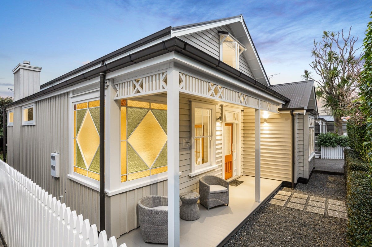 30 Church Street, Devonport, Auckland - Carousel 2