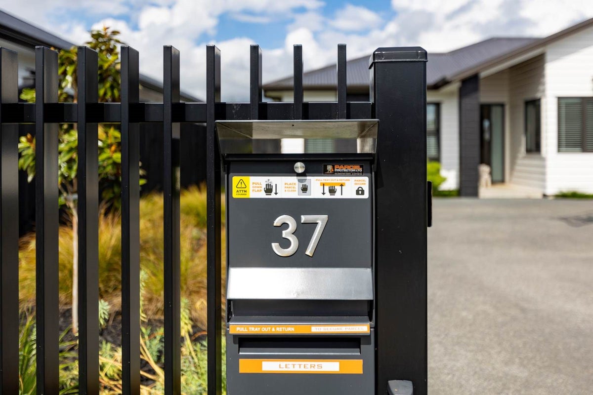 37 Fruitlands Road, Kumeu - Carousel 31