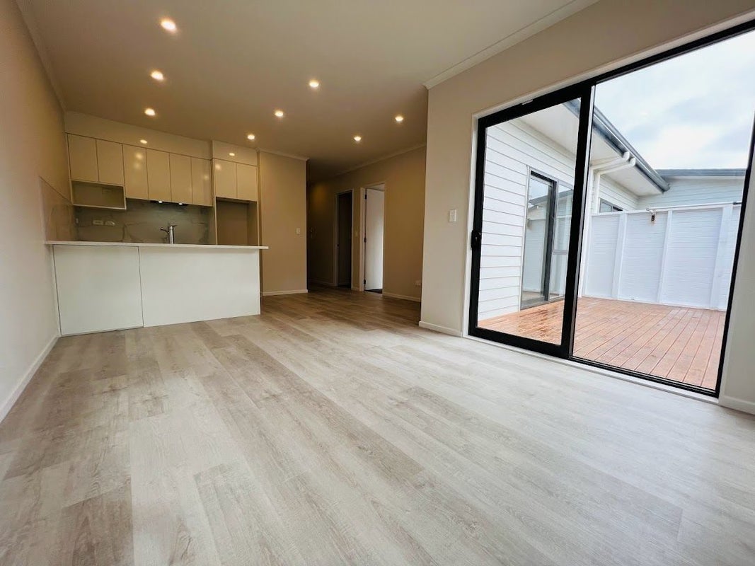 82D Eversleigh Road, Belmont, Auckland - Carousel 2