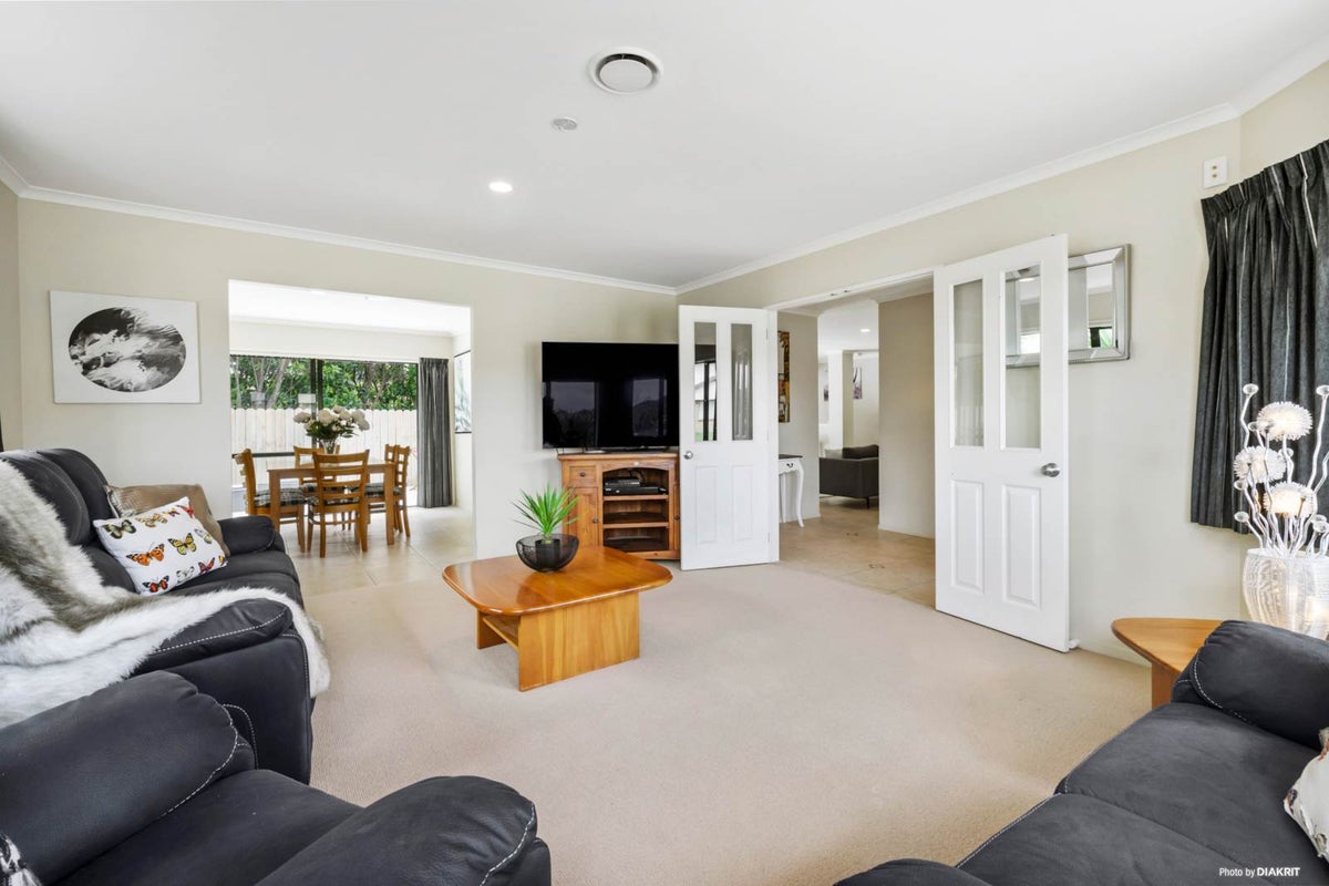 53 Raphoe Road, Flat Bush, Auckland - Carousel 2