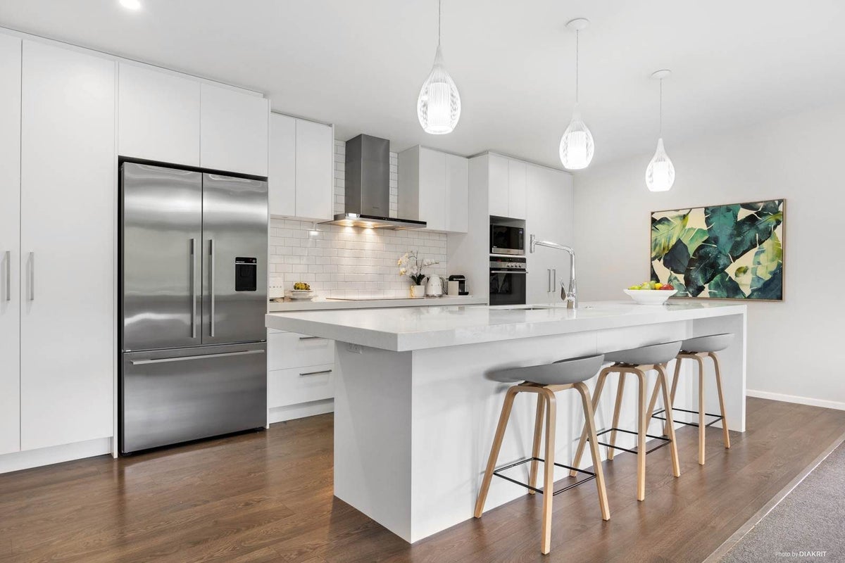 34 Montgomery Crescent, Cockle Bay, Auckland - Carousel 2
