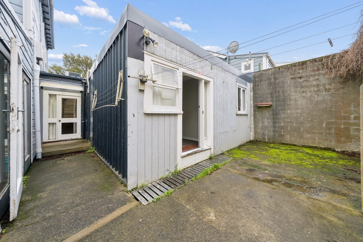 121 Constable Street, Newtown, Wellington - Carousel 16