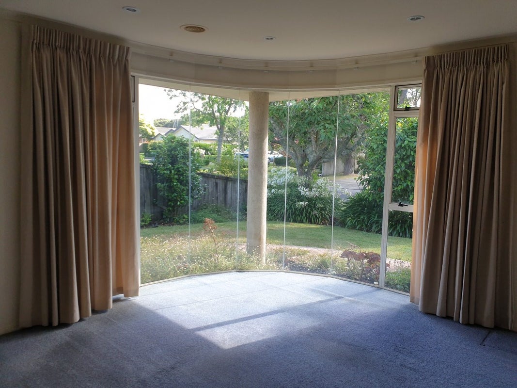 8 Canaandale Drive, Flagstaff, Hamilton - Carousel 2