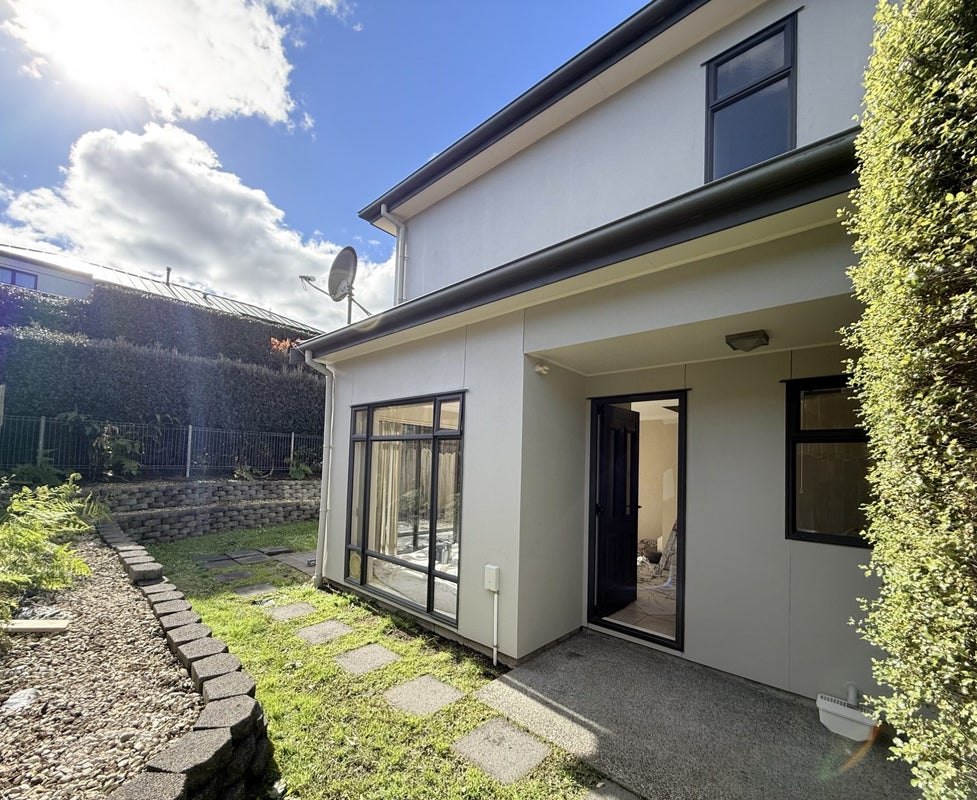 60 English Oak Drive, Schnapper Rock, Auckland - Carousel 1