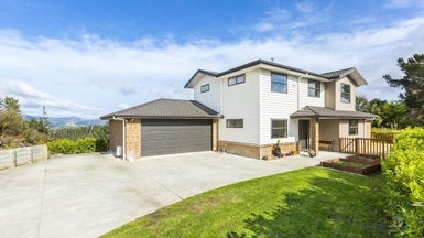 24 Mount Marua Way, Timberlea, Upper Hutt - Carousel 1