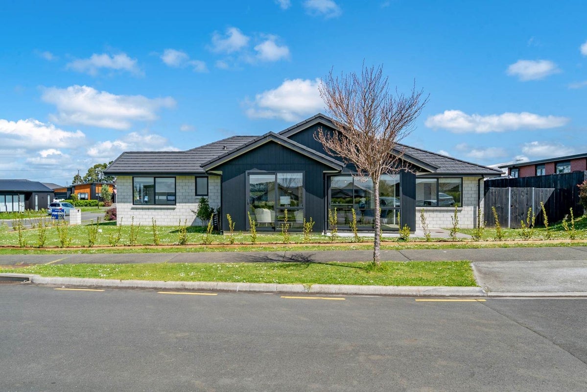 21 Tabernacle Street, Karaka, Papakura - Carousel 1
