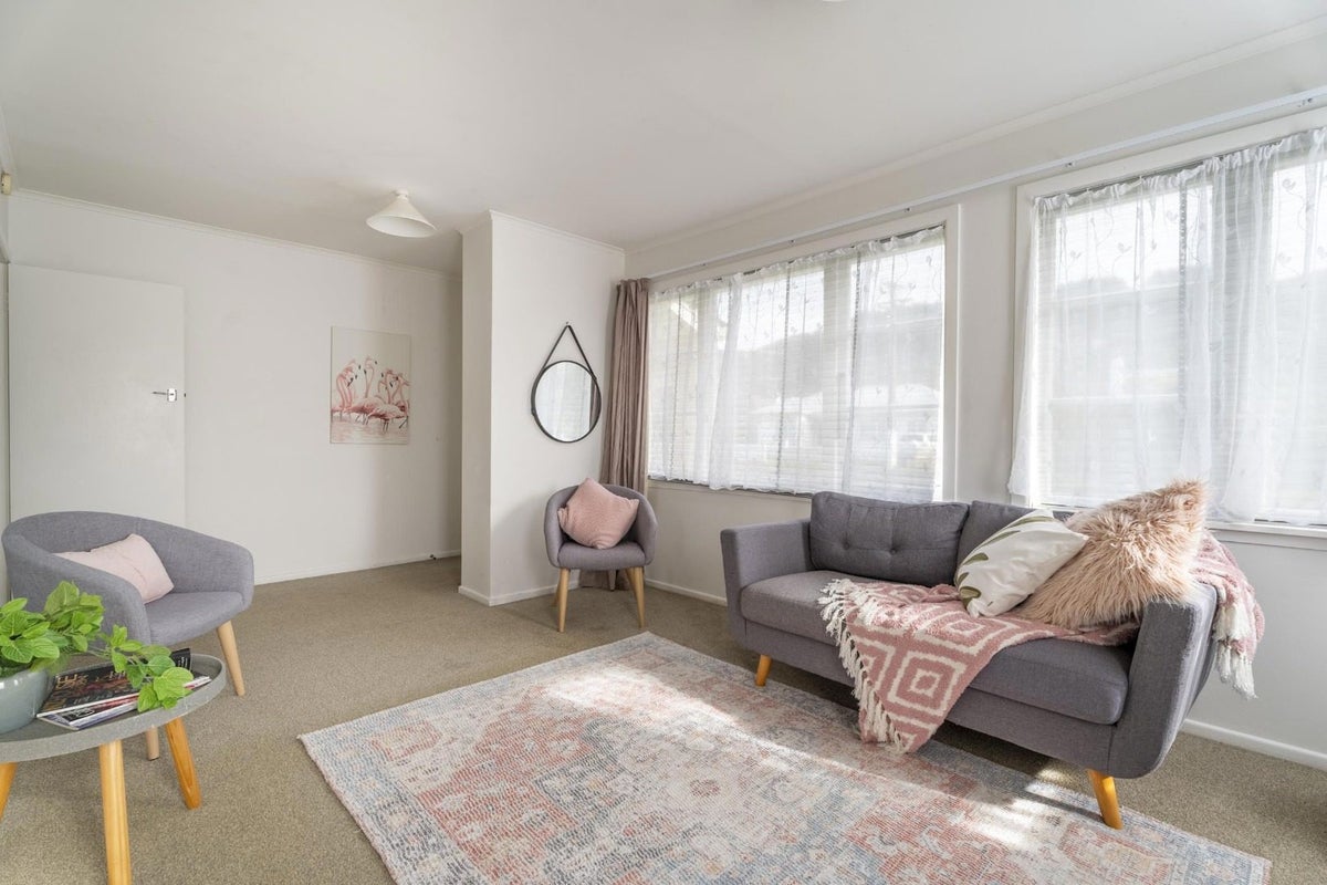 22 Findlay Street, Tawa, Wellington - Carousel 2