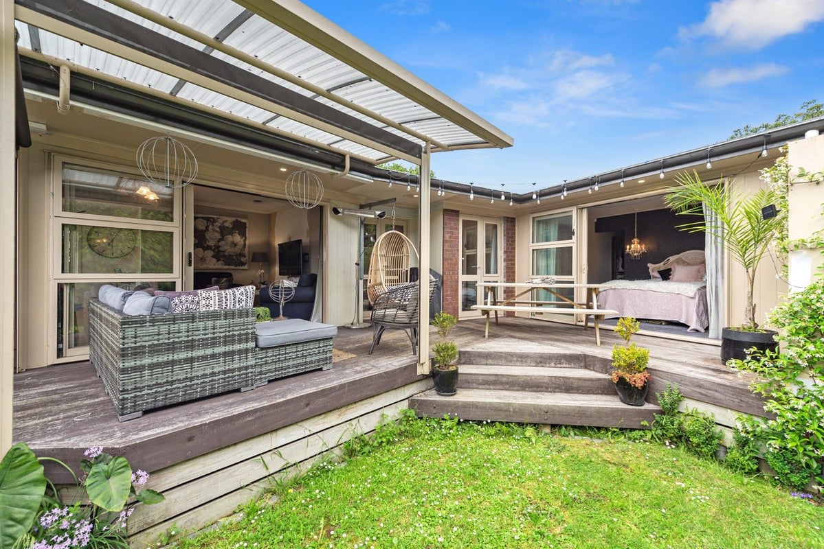 12A Bains Avenue, Hamilton East, Hamilton - Carousel 2