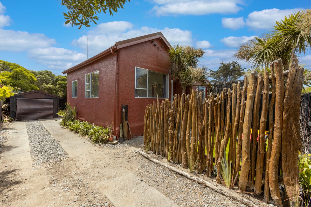 8 Rodney Street, New Brighton, Christchurch - Carousel 2