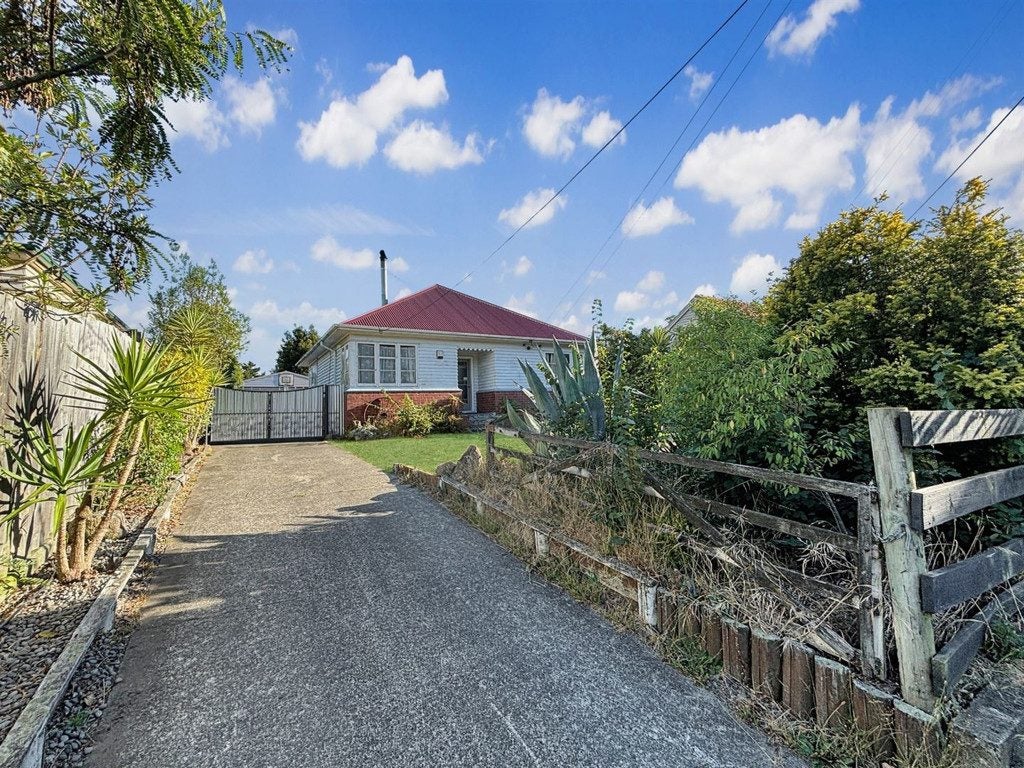 13 Pannell Avenue, Wainoni, Christchurch - Carousel 1