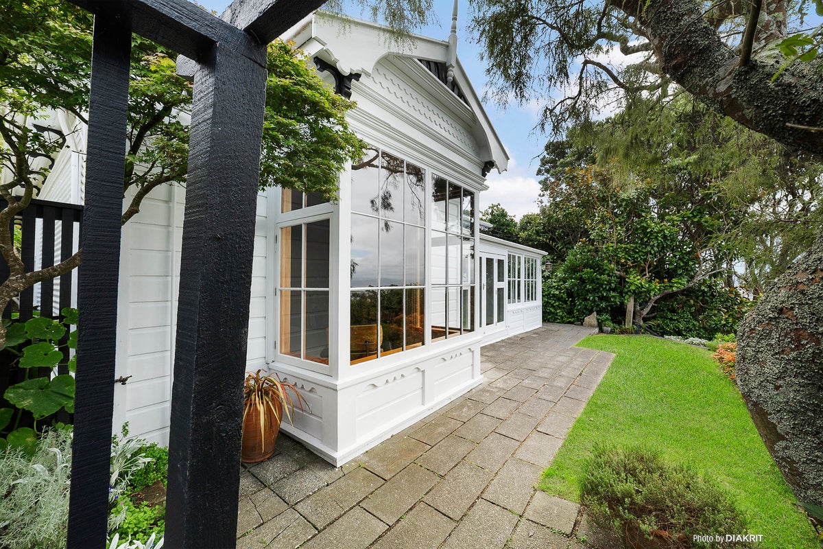 128 Ohiro Road, Brooklyn, Wellington - Carousel 2