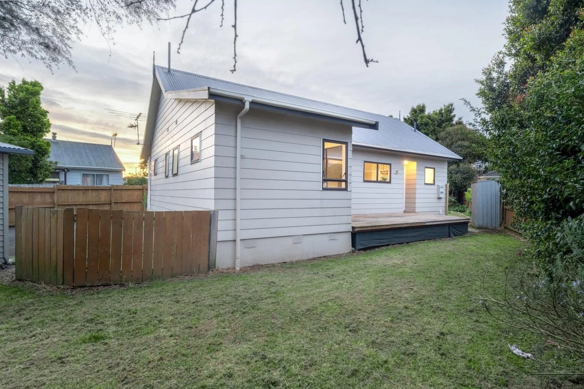 8 Fortunes Road, Half Moon Bay, Auckland - Carousel 14