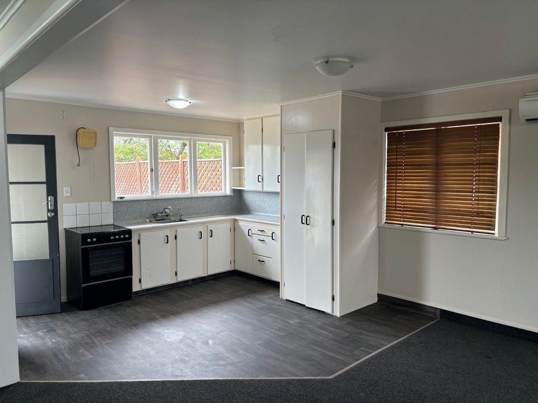 10 Barnard Avenue, Maraenui, Napier - Carousel 2