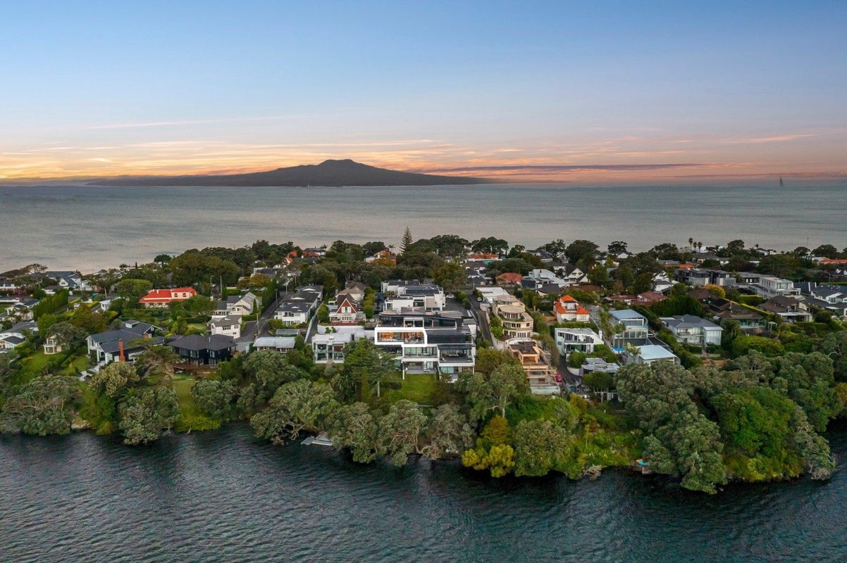 10/258 Hurstmere Road, Takapuna, Auckland - Carousel 1