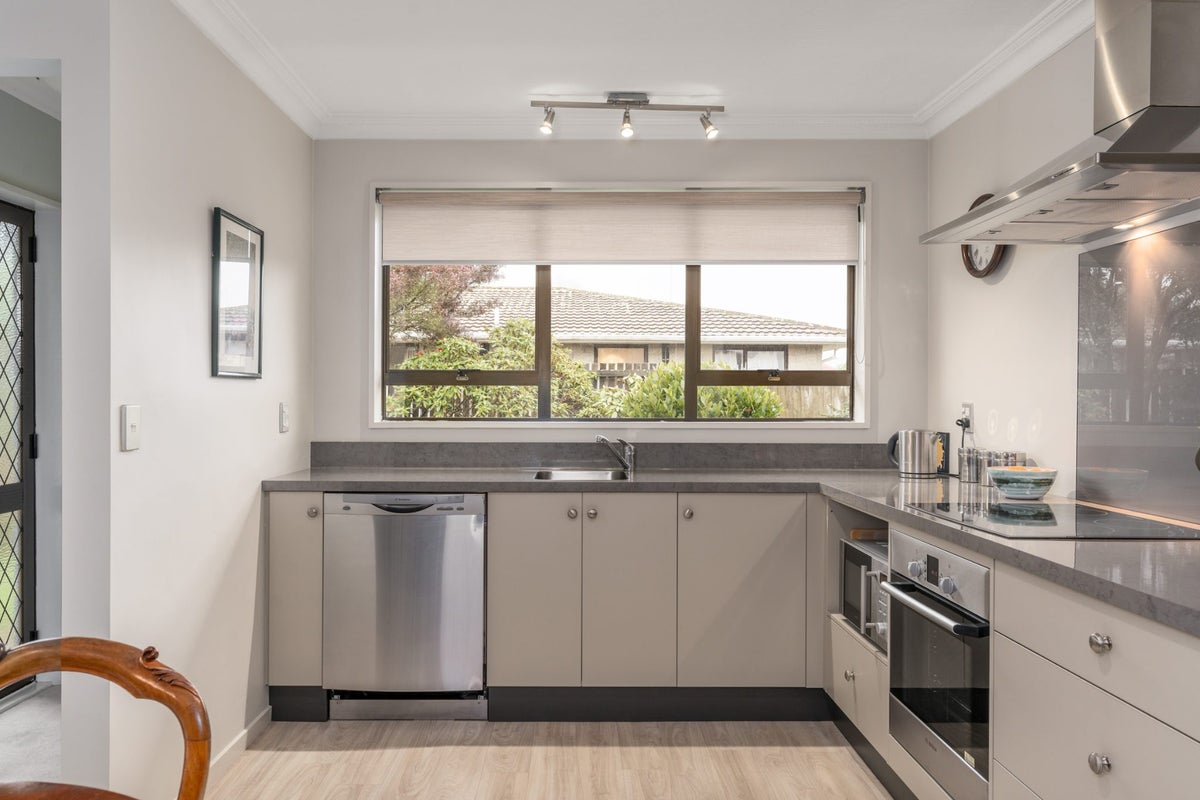 2/54A AORANGI ROAD, Bryndwr, Christchurch - Carousel 2