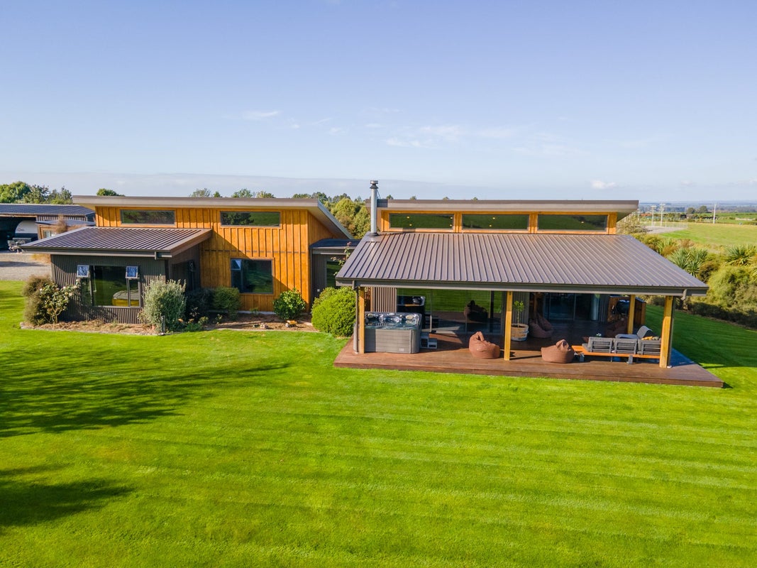 21 Pekapeka Lane, Geraldine, Geraldine - Carousel 1