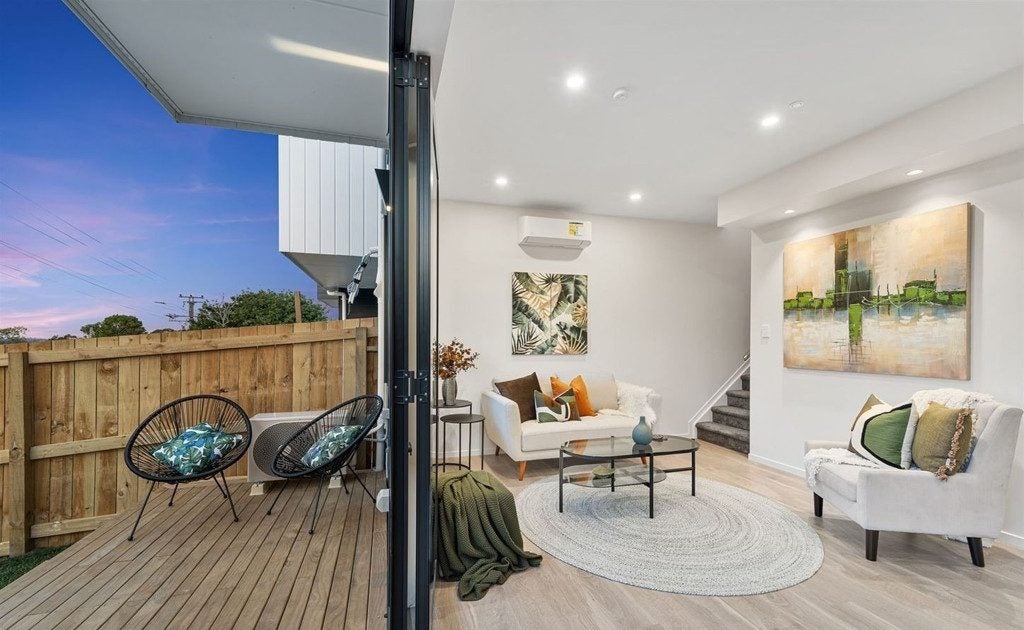 7/144 Titirangi Road, New Lynn, Auckland - Carousel 2