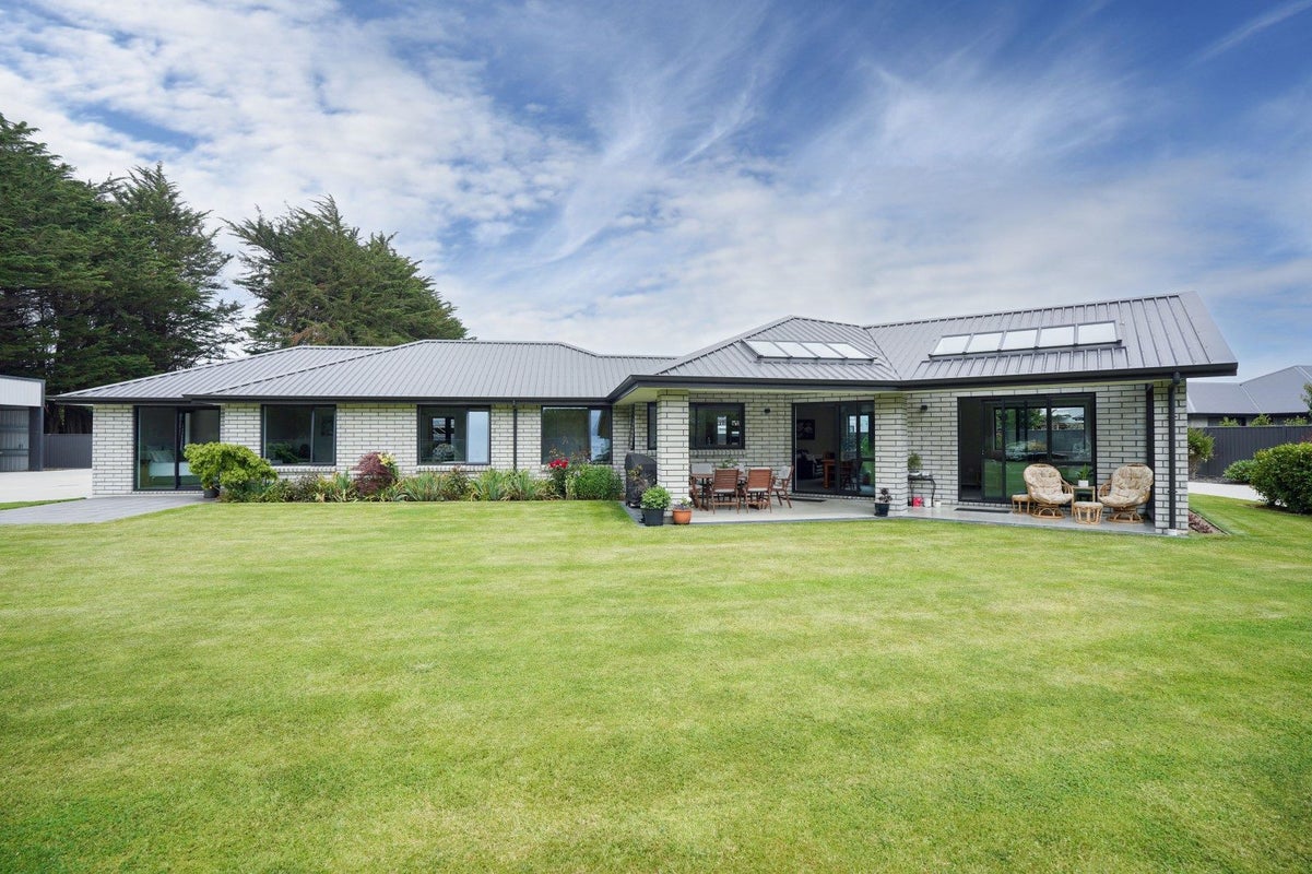 32 Lumsden Drive, Waikiwi, Invercargill - Carousel 2
