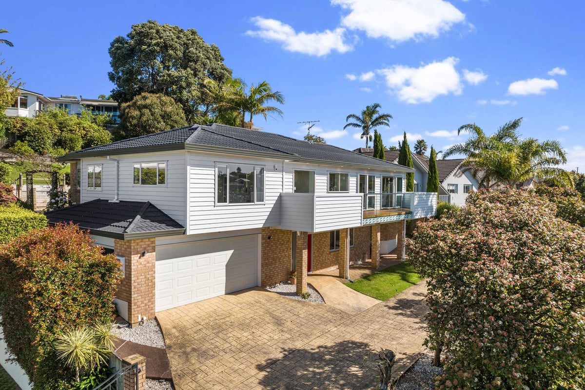 26 Bonnard Place, West Harbour, Auckland - Carousel 2